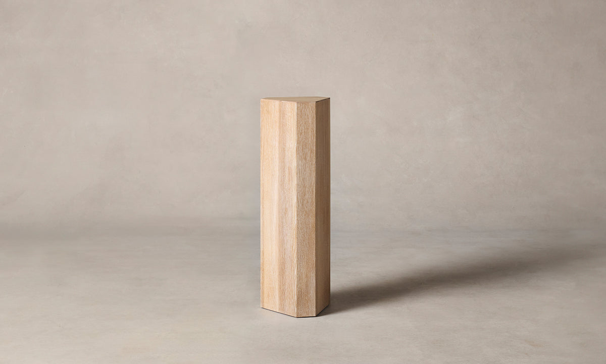 galerie pedestal in white oak wood